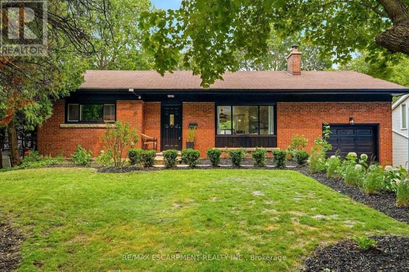271 Linden Avenue, Burlington (Shoreacres), Ontario, L7L2P4, Burlington (Shoreacres), Ontario — photo 1 of 5