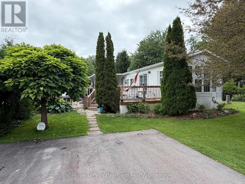 77719 BLUEWATER HWY-45 PORTSIDE Highway, Central Huron (Goderich), Ontario, N0M1G0, Central Huron (Goderich), Ontario — photo 1 of 5