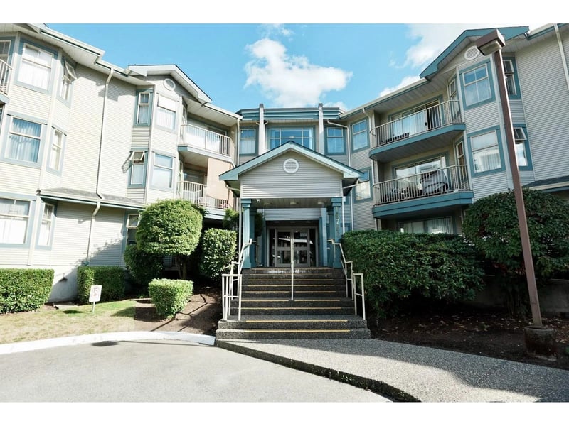 #313 10756 138 Street North, Surrey, British Columbia, V3T4K5, Surrey, British Columbia — photo 1 of 5
