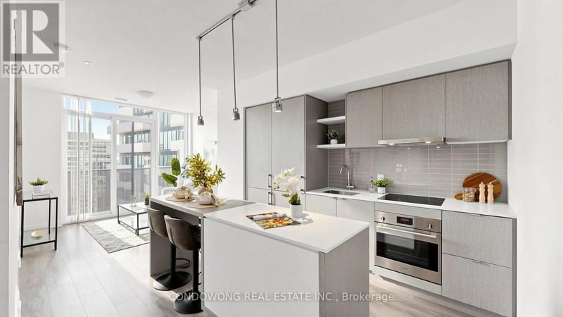 #4905 100 Harbour Street, Toronto (Waterfront Communities), Ontario, M5J0B5, Toronto (Waterfront Communities), Ontario — photo 1 of 5