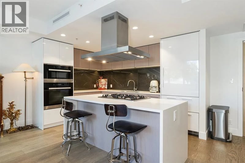 2025 CURLING Road, North Vancouver, British Columbia, V7P0E1, North Vancouver, British Columbia — photo 1 of 5