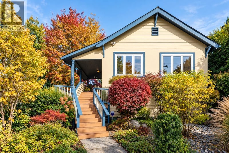 114 KINGS Road, North Vancouver, British Columbia, V7N2L8, North Vancouver, British Columbia — photo 1 of 5