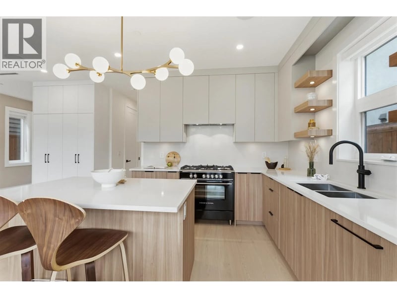#2 2258 NAPIER Street, Vancouver, British Columbia, V5L2P2, Vancouver, British Columbia — photo 1 of 5