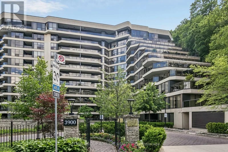 #301 3900 Yonge Street, Toronto (Bedford Park-Nortown), Ontario, M4N3N6, Toronto (Bedford Park-Nortown), Ontario — photo 1 of 5