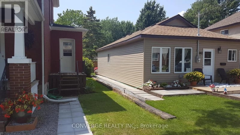 #A - B 102 Elm Street North, Port Colborne (Sugarloaf), Ontario, L3K4N4, Port Colborne (Sugarloaf), Ontario — photo 1 of 5