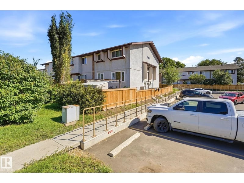 #1 14235 82 ST NW, Edmonton, Alberta, T5E2V7, Edmonton, Alberta — photo 1 of 5