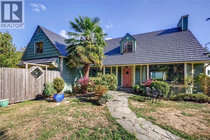 150 Drake Road, Salt Spring, British Columbia, V8K2V8, Salt Spring, British Columbia — photo 1 of 5