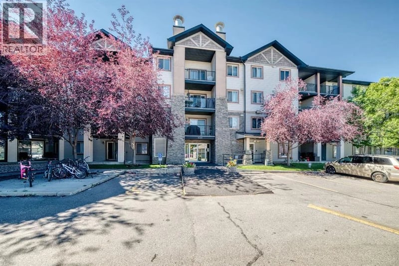 8 Bridlecrest Drive Southwest, Calgary, Alberta, T2Y0H6, Calgary, Alberta — photo 1 of 5