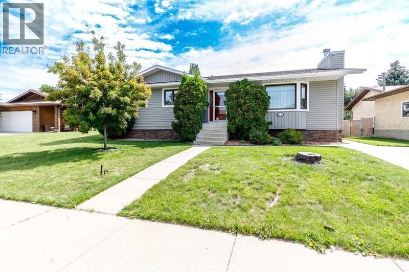 88 McCullough  Cresent, Red Deer, Alberta, T4R1S7, Red Deer, Alberta — photo 1 of 5