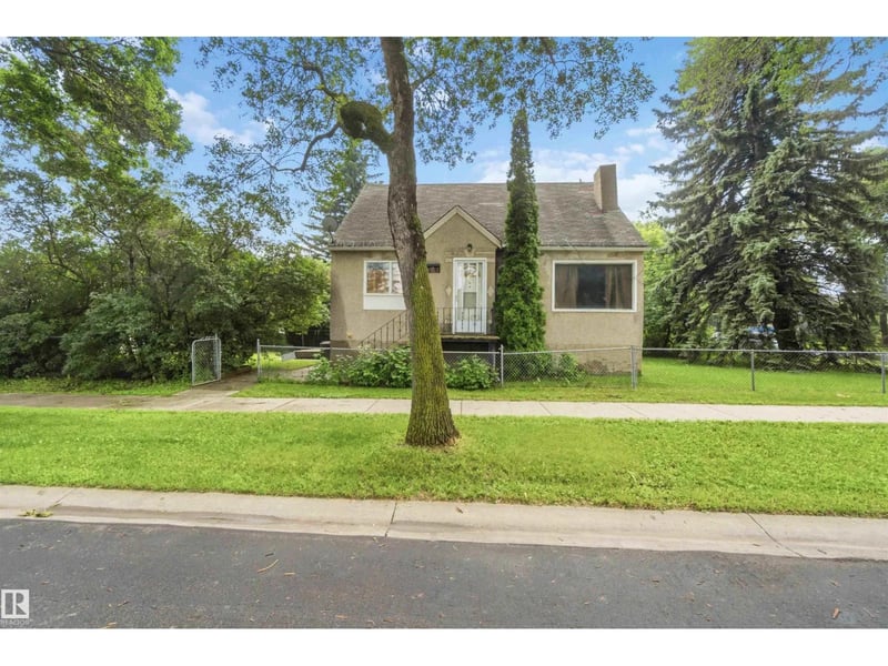 12243 104 ST NW, Edmonton, Alberta, T5G2L7, Edmonton, Alberta — photo 1 of 5