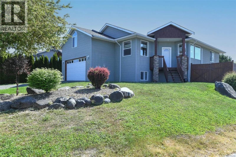 2133 Perth Place, Courtenay, British Columbia, V9N1K2, Courtenay, British Columbia — photo 1 of 5