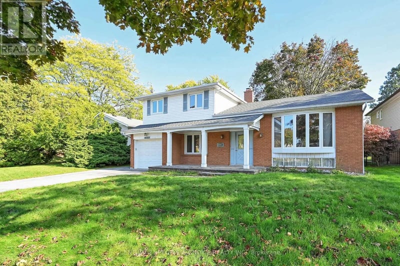 2132 Hixon Street, Oakville (BR Bronte), Ontario, L6L1T4, Oakville (BR Bronte), Ontario — photo 1 of 5