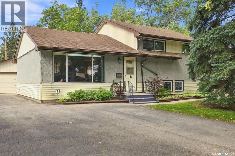 16 Yarnton CRESCENT, Regina, Saskatchewan, S4R4A2, Regina, Saskatchewan — photo 1 of 5