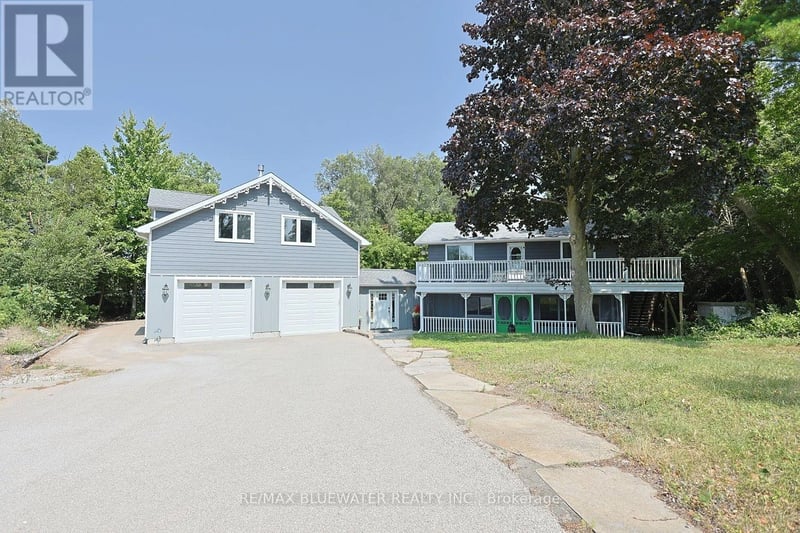 9994 Edward Street, Lambton Shores (Port Franks), Ontario, N0M2L0, Lambton Shores (Port Franks), Ontario — photo 1 of 5
