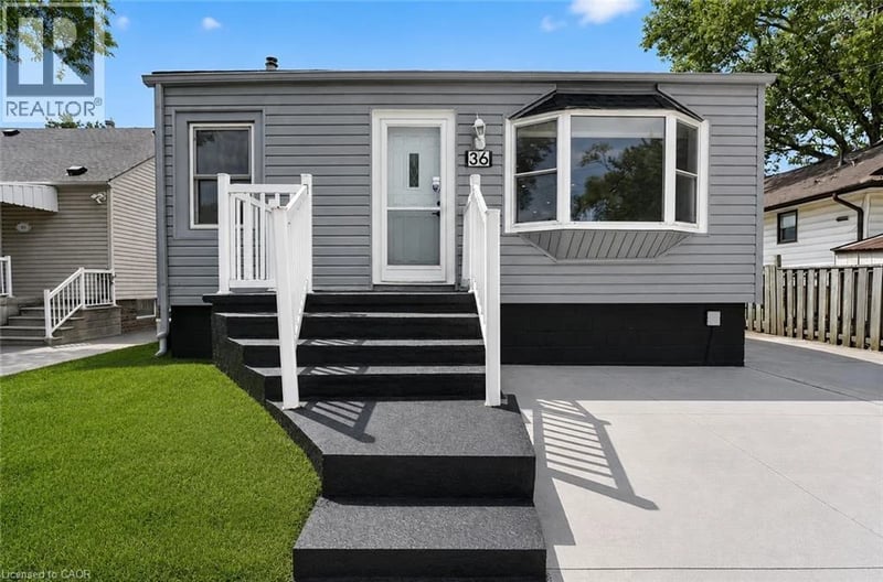 36 MAHONY Avenue, Hamilton, Ontario, L8H3C5, Hamilton, Ontario — photo 1 of 5