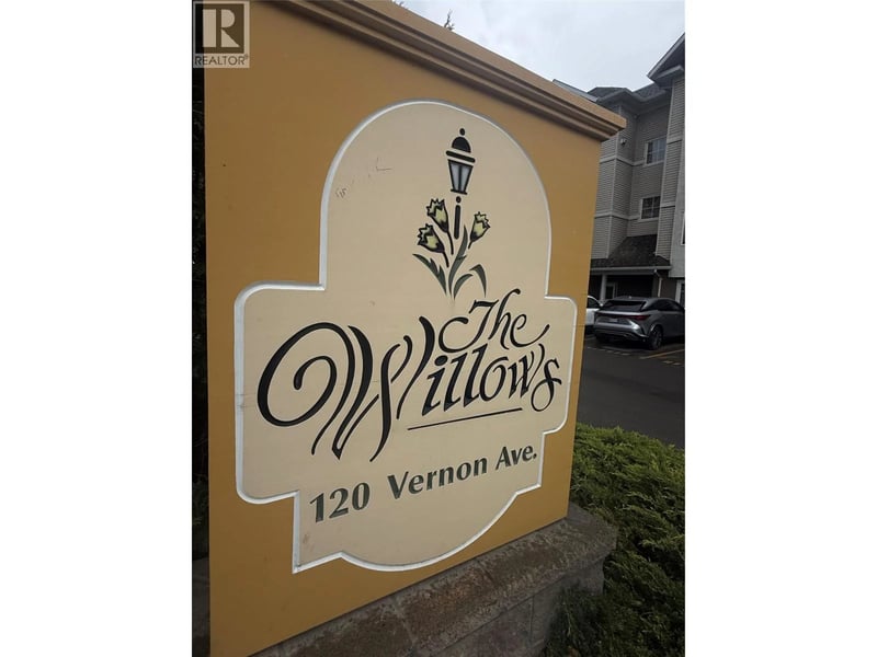 #204 120 Vernon Avenue, Kamloops, British Columbia, V2B1L6, Kamloops, British Columbia — photo 1 of 5