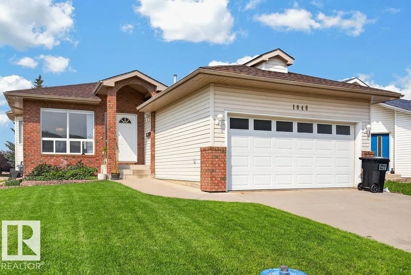 1046 JONES CR NW, Edmonton, Alberta, T6L6Y2, Edmonton, Alberta — photo 1 of 5