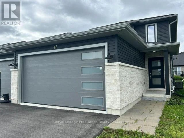 42 Dewal Place, Belleville (Belleville Ward), Ontario, K8P0E5, Belleville (Belleville Ward), Ontario — photo 1 of 5