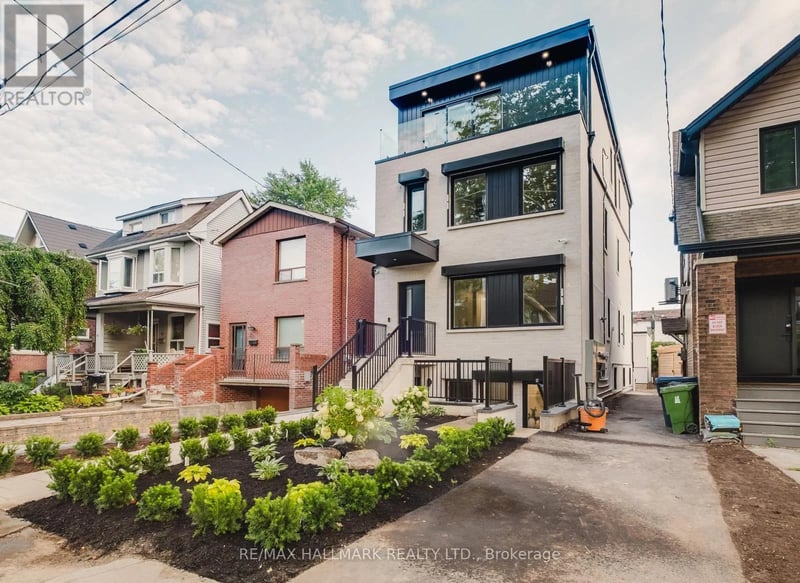 #Unit 1 37 MILVERTON Boulevard, Toronto (Danforth), Ontario, M4J1T5, Toronto (Danforth), Ontario — photo 1 of 5