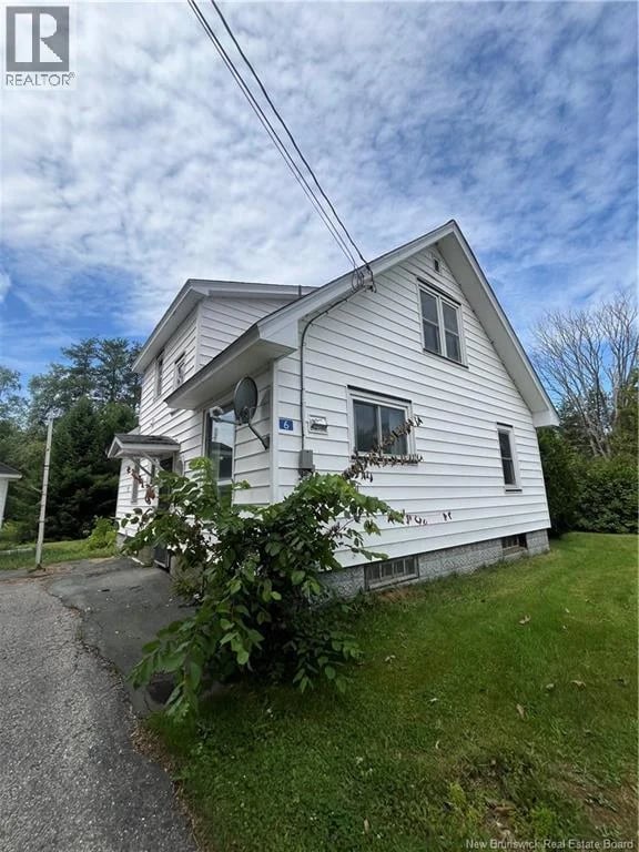 6 Barrieau Street, Miramichi, New Brunswick, E1N4V3, Miramichi, New Brunswick — photo 1 of 5