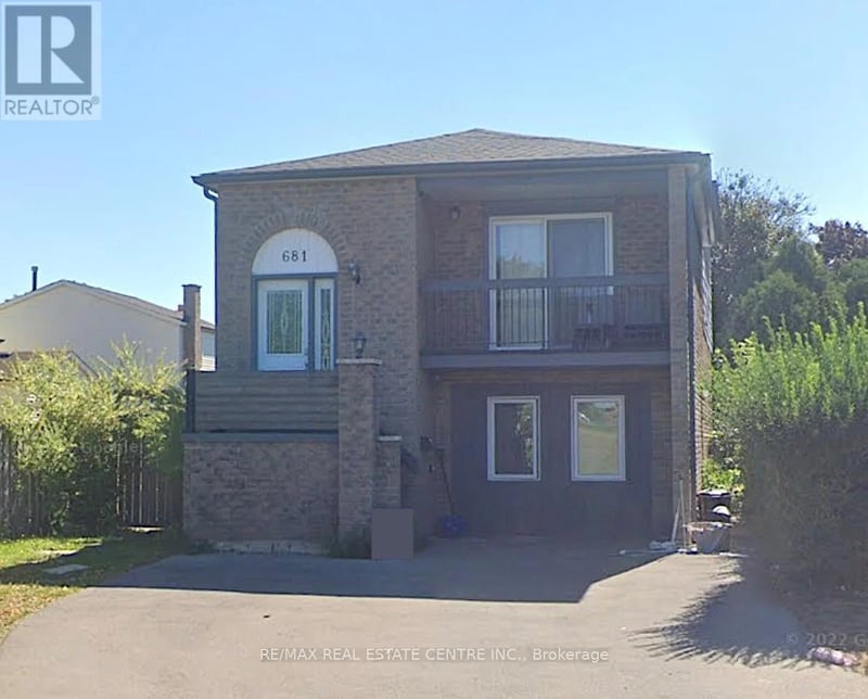 #2 681 Upper Wentworth Street, Hamilton (Burkholme), Ontario, L9A4V6, Hamilton (Burkholme), Ontario — photo 1 of 5