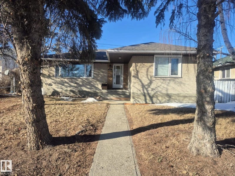 7920 Argyll RD NW, Edmonton, Alberta, T6C4B1, Edmonton, Alberta — photo 1 of 5