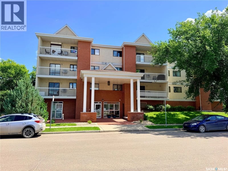 205 1002 108th STREET, North Battleford, Saskatchewan, S9A2A9, North Battleford, Saskatchewan — photo 1 of 5