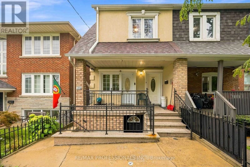 166 Caledonia Road, Toronto (Corso Italia-Davenport), Ontario, M6E4S7, Toronto (Corso Italia-Davenport), Ontario — photo 1 of 5
