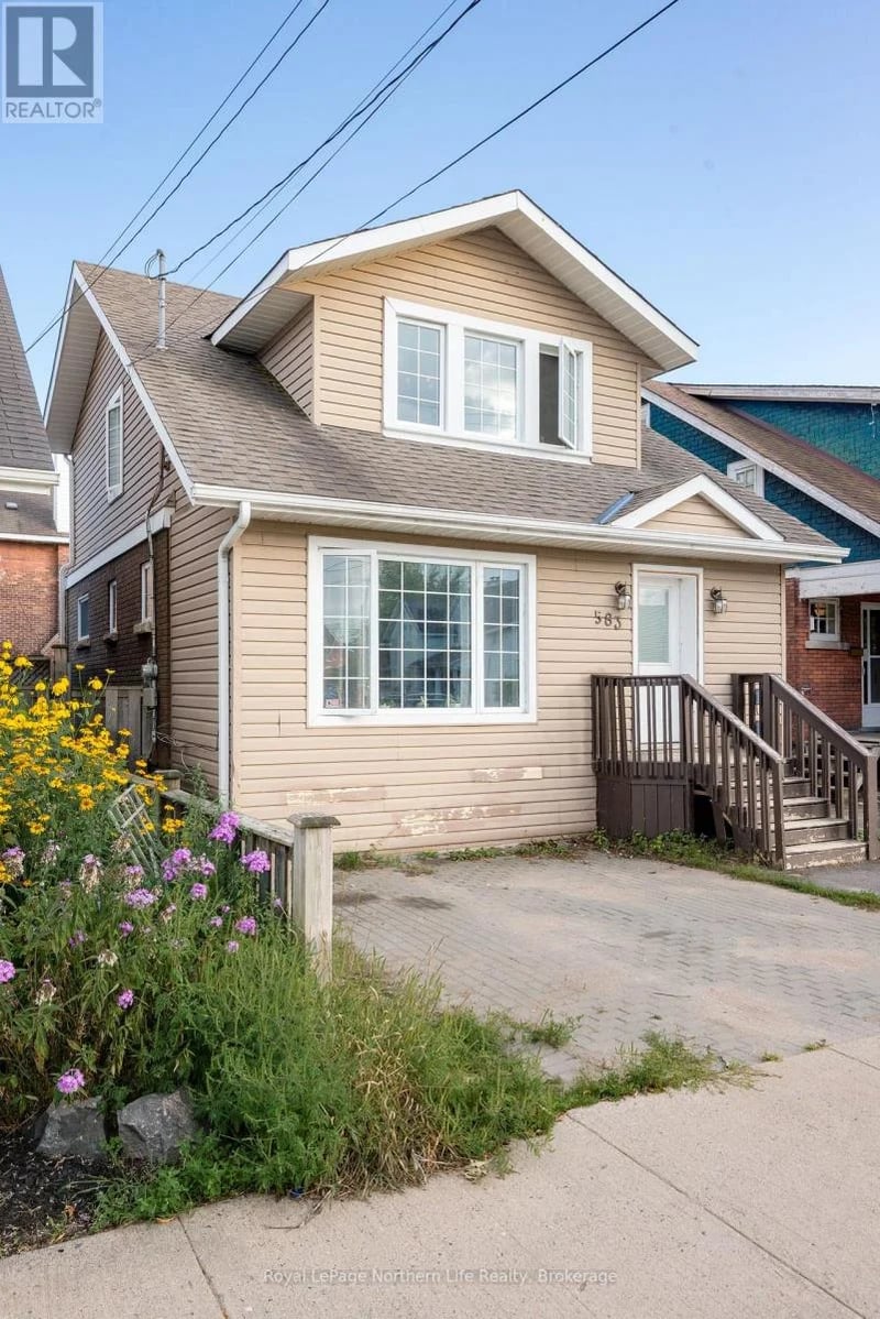 583 Wyld Street, North Bay (Central), Ontario, P1B1Z8, North Bay (Central), Ontario — photo 1 of 5