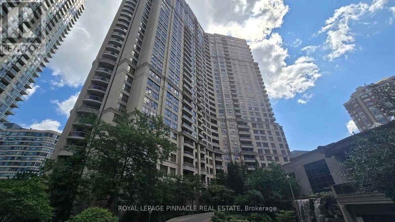 #2801 3880 Duke of York Boulevard, Mississauga (City Centre), Ontario, L5B4M7, Mississauga (City Centre), Ontario — photo 1 of 5