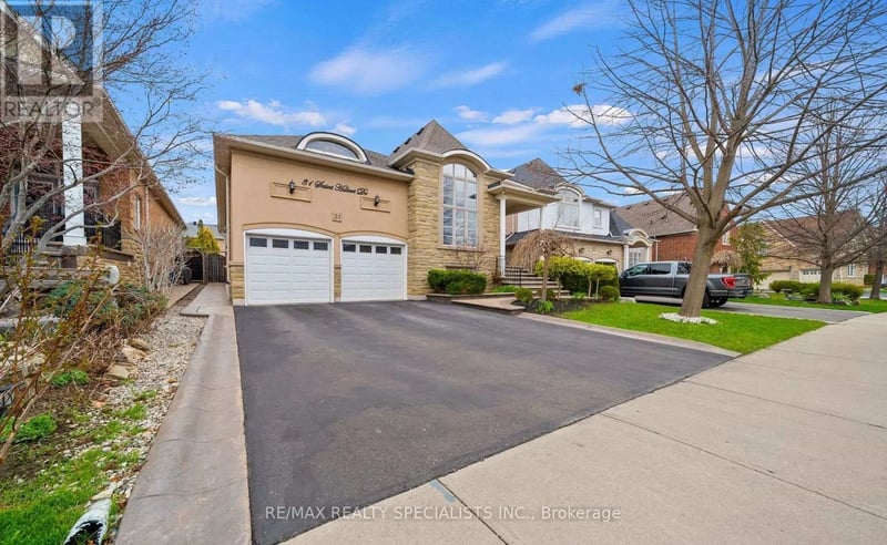 31 Saint Hubert Drive, Brampton (Vales of Castlemore North), Ontario, L6P1W1, Brampton (Vales of Castlemore North), Ontario — photo 1 of 5