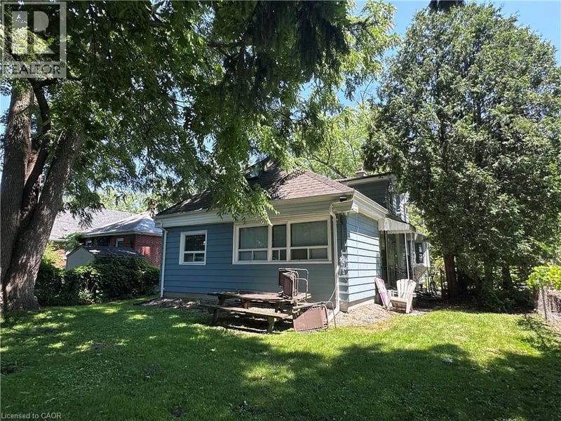 9 NORFOLK Street North, Hamilton, Ontario, L8S3J9, Hamilton, Ontario — photo 1 of 5