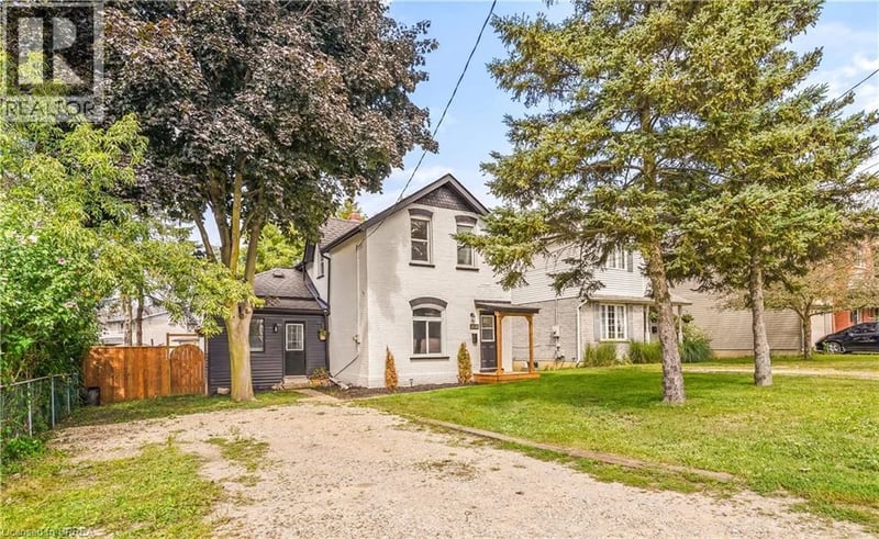 150 STANLEY Street, Brantford, Ontario, N3S6N3, Brantford, Ontario — photo 1 of 5