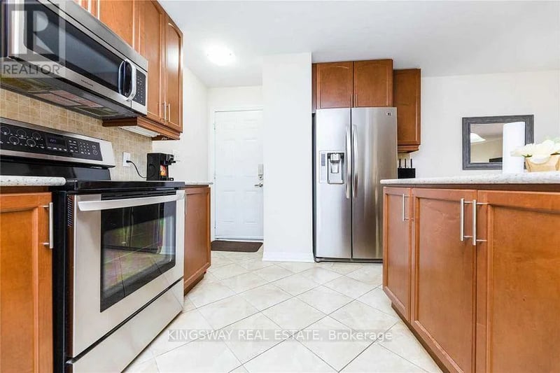 31 Bleasdale Avenue South, Brampton (Northwest Brampton), Ontario, L7A0P5, Brampton (Northwest Brampton), Ontario — photo 1 of 5