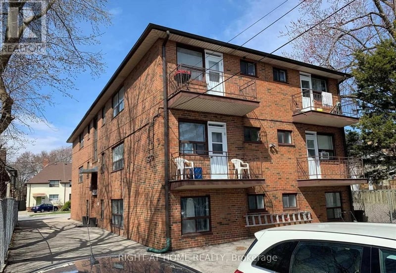 #10 115 Eighth Street, Toronto (New Toronto), Ontario, M8V3C5, Toronto (New Toronto), Ontario — photo 1 of 5