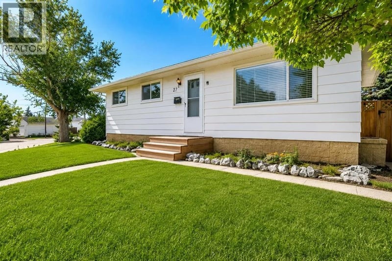 27 Dovercrest Way Southeast, Calgary, Alberta, T3B1X1, Calgary, Alberta — photo 1 of 5