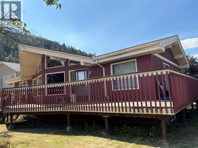 304 Brooke Drive, Chase, British Columbia, V0E1M0, Chase, British Columbia — photo 1 of 5