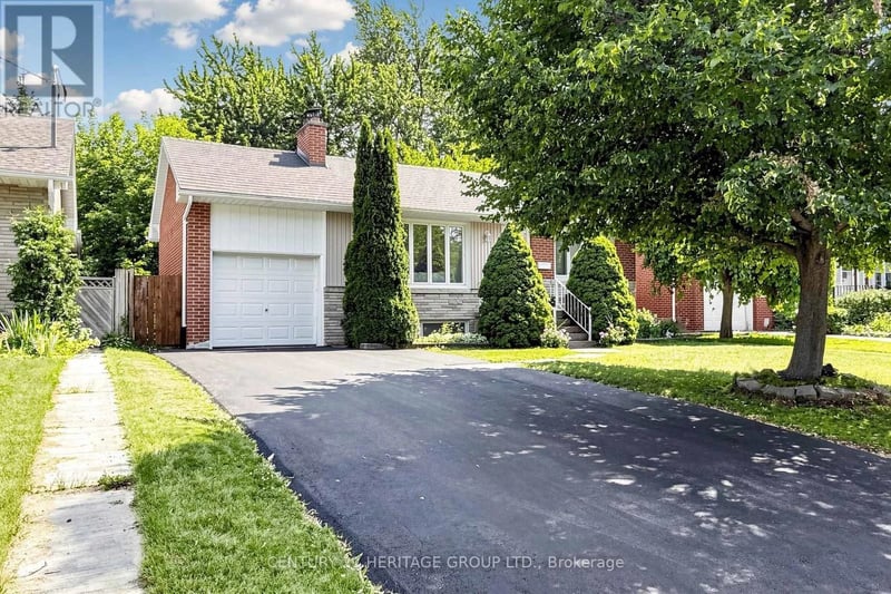 11 Elynhill Drive, Toronto (Willowdale West), Ontario, M2R1C5, Toronto (Willowdale West), Ontario — photo 1 of 5
