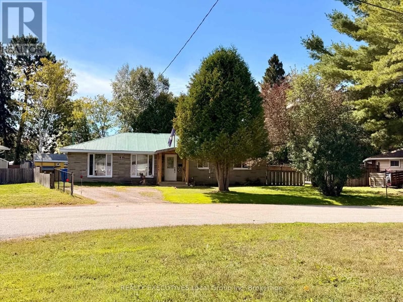 5 Ralph Place, North Bay (Ferris), Ontario, P1A1L3, North Bay (Ferris), Ontario — photo 1 of 5
