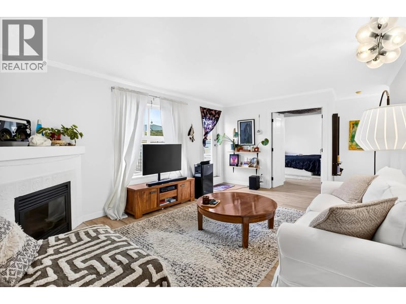#306 22347 LOUGHEED Highway, Maple Ridge, British Columbia, V2X2T3, Maple Ridge, British Columbia — photo 1 of 5