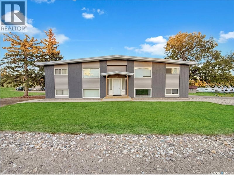 601 6th AVENUE NE, Swift Current, Saskatchewan, S9H2M5, Swift Current, Saskatchewan — photo 1 of 5
