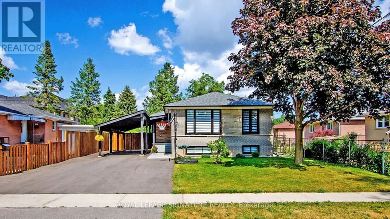 211 Maple Avenue, Richmond Hill (Harding), Ontario, L4C2J4, Richmond Hill (Harding), Ontario — photo 1 of 5