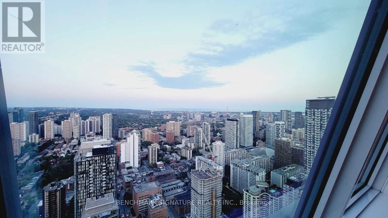 #6007 8 Wellesley Street West, Toronto (Bay Street Corridor), Ontario, M4Y0J5, Toronto (Bay Street Corridor), Ontario — photo 1 of 5