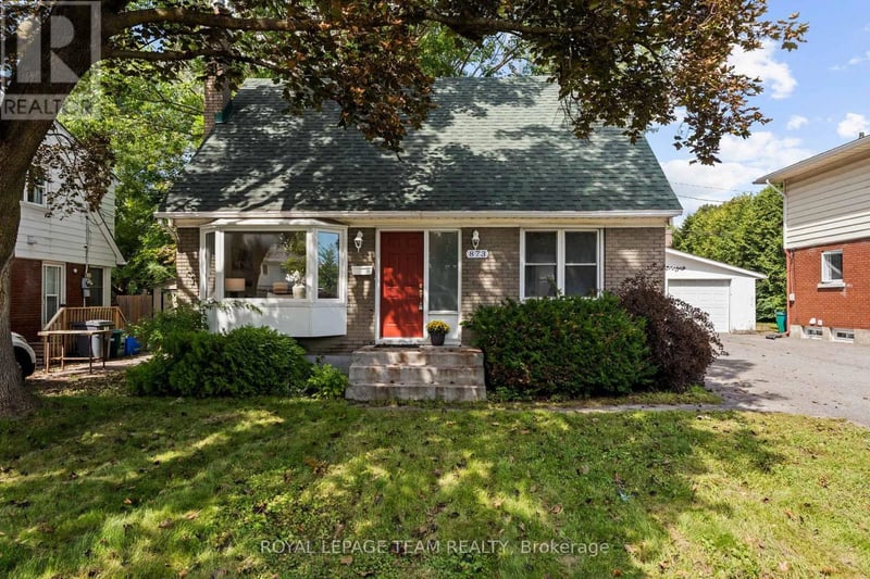 873 Smyth Road, Ottawa, Ontario, K1G1P4, Ottawa, Ontario — photo 1 of 5