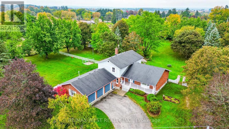 24 Smith Drive, Uxbridge, Ontario, L0C1E0, Uxbridge, Ontario — photo 1 of 5