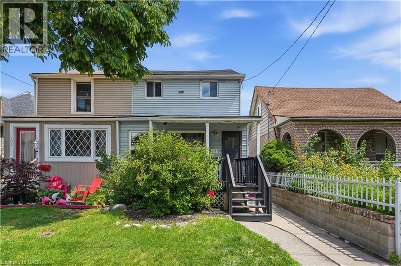 100 CHESTNUT Avenue, Hamilton, Ontario, L8L6K9, Hamilton, Ontario — photo 1 of 5