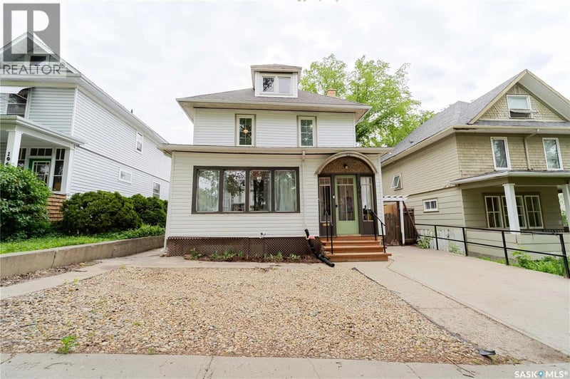 1041 2nd AVENUE NW, Moose Jaw, Saskatchewan, S6H3R3, Moose Jaw, Saskatchewan — photo 1 of 5