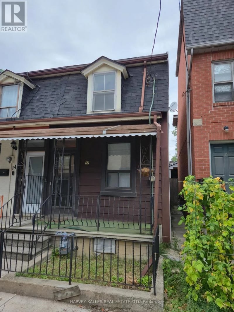 12 Whitaker Avenue, Toronto (Niagara), Ontario, M6J1A1, Toronto (Niagara), Ontario — photo 1 of 5