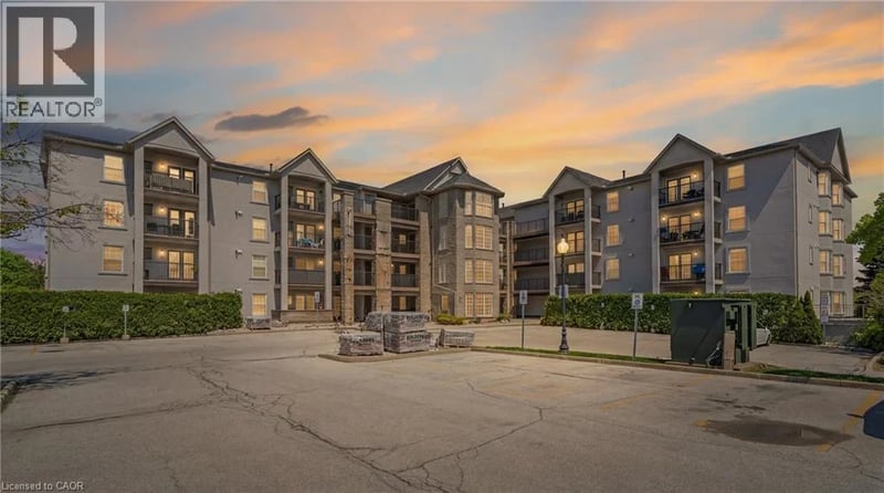 #209 1421 WALKERS Line, Burlington, Ontario, L7M4P4, Burlington, Ontario — photo 1 of 5
