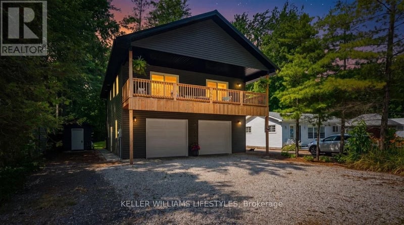 9904 LAKE Road, Lambton Shores (Kettle Point), Ontario, N0N1J1, Lambton Shores (Kettle Point), Ontario — photo 1 of 5